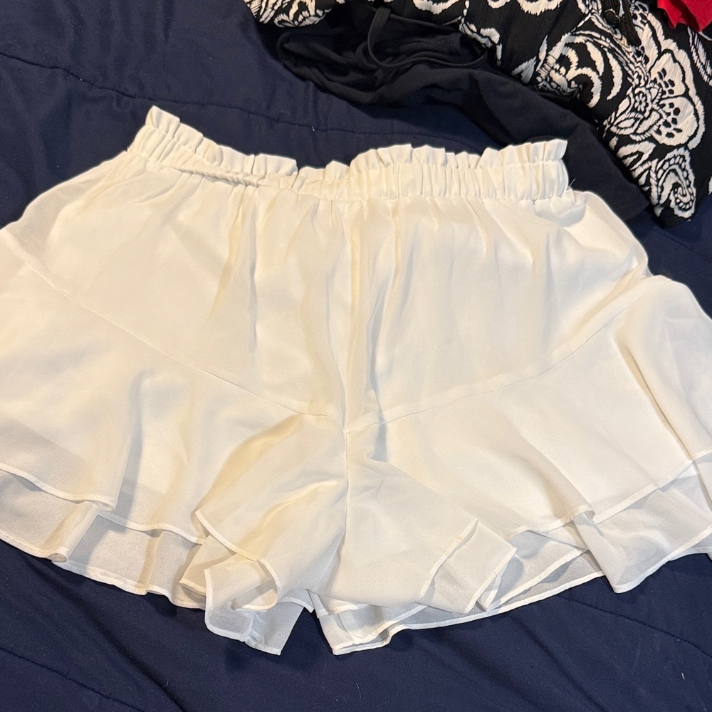 Women's Cream Ruffle Tiered Drawstring Shorts - Picture 3 of 3